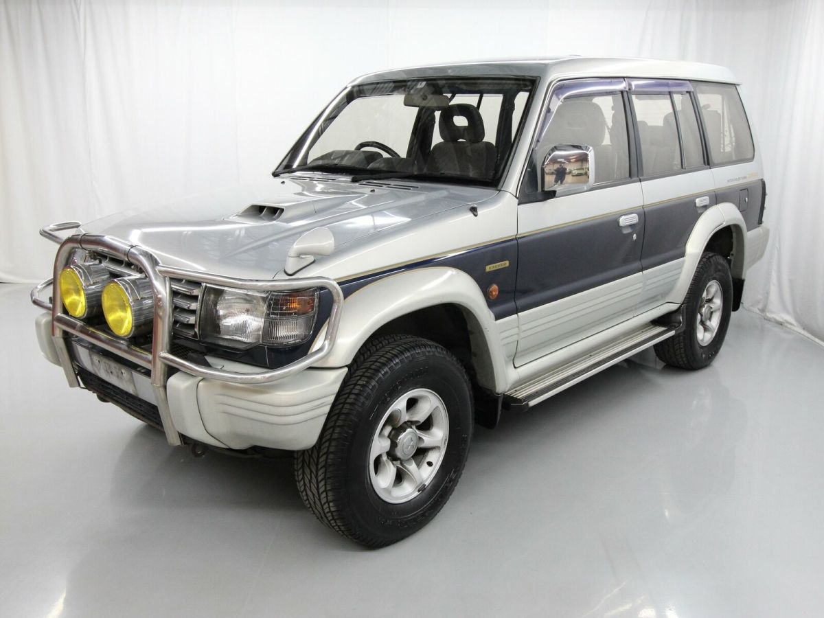 MITSUBISHI Cars High Quality Weather Strip Chrome Stylish & Secure Fitting guaranteed